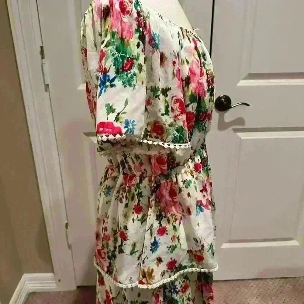 Lovely floral boutique style dress! - Picture 7 of 9